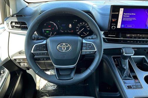 2025 Toyota Sienna XLE