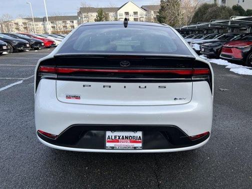 2025 Toyota Prius XLE