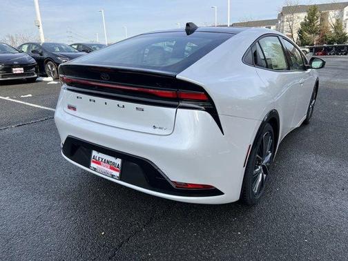 2025 Toyota Prius XLE
