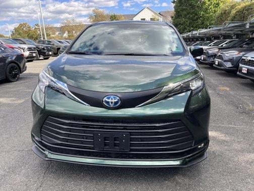 2025 Toyota Sienna XLE