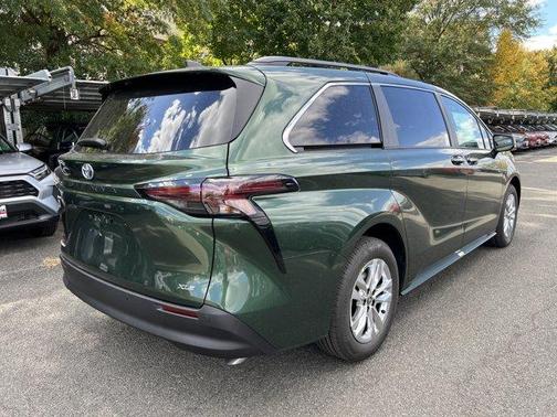 2025 Toyota Sienna XLE