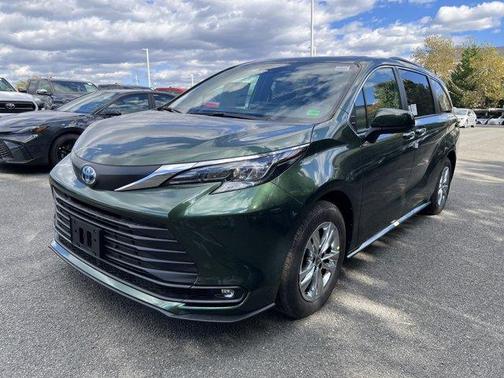 2025 Toyota Sienna XLE