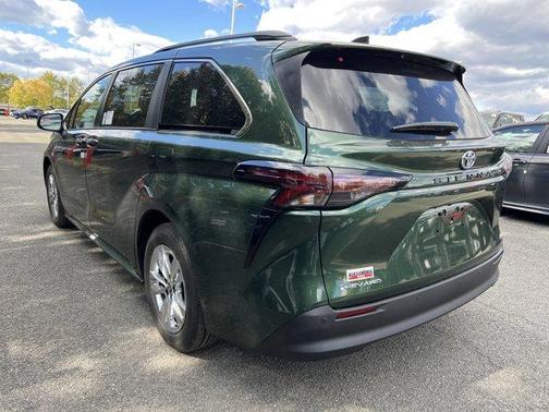 2025 Toyota Sienna XLE