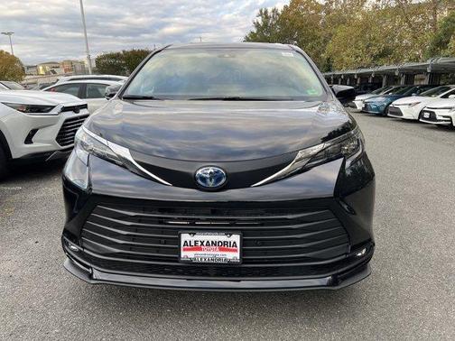 2025 Toyota Sienna XLE
