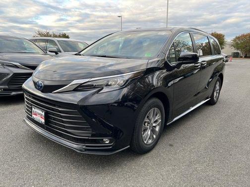 2025 Toyota Sienna XLE