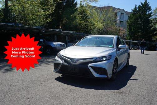 Silver 2023 Toyota Camry SE