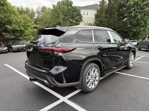 Midnight Black Metallic 2026 Toyota Highlander Limited