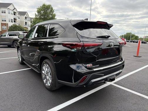 Midnight Black Metallic 2026 Toyota Highlander Limited