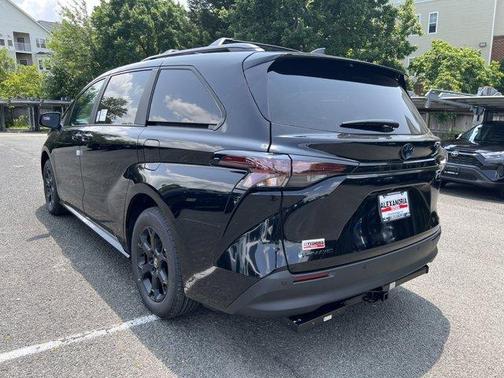 2025 Toyota Sienna Woodland Edition