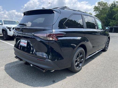 2025 Toyota Sienna Woodland Edition