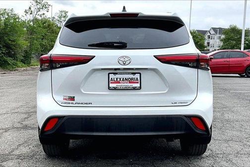 2023 Toyota Highlander LE