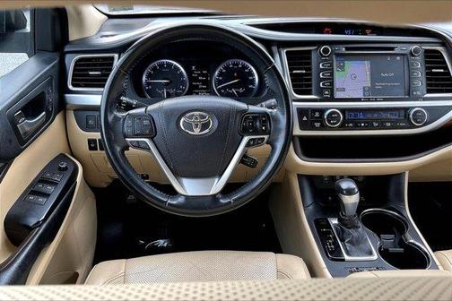 2017 Toyota Highlander 