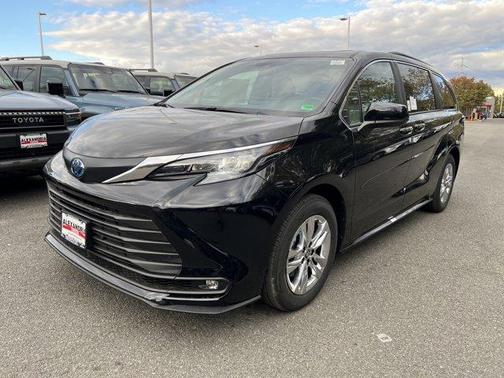 2025 Toyota Sienna XLE