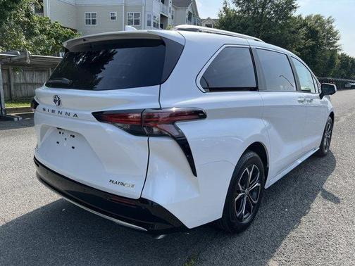 2025 Toyota Sienna Platinum 7 Passenger