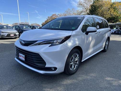 2025 Toyota Sienna XLE