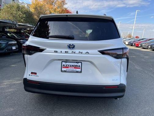2025 Toyota Sienna XLE