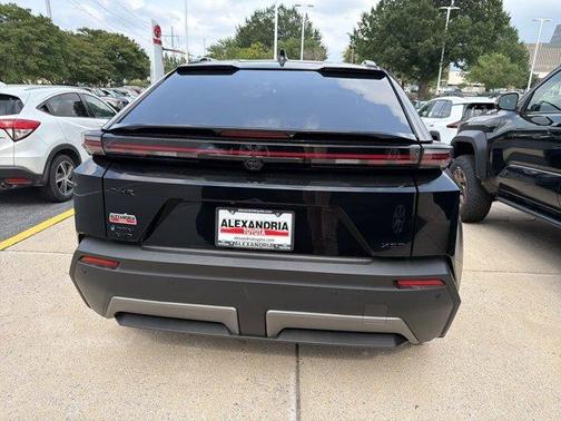 Midnight Black Metallic 2026 Toyota C-HR XSE