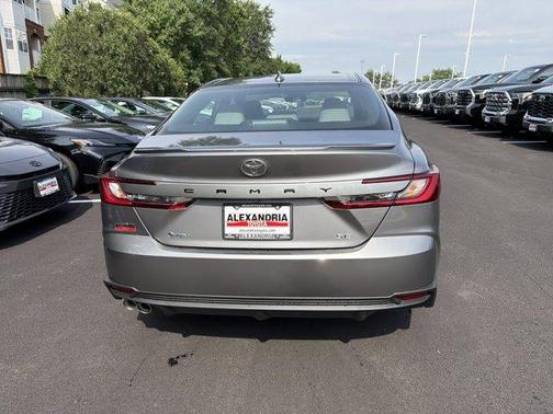 Metal 2026 Toyota Camry SE