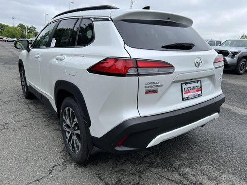 2025 Toyota Corolla Cross XLE