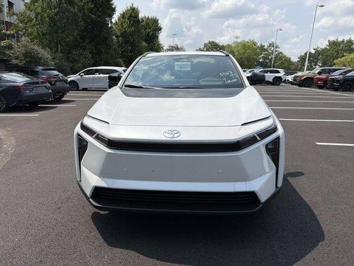 Wind Chill Pearl 2026 Toyota bZ XLE PLUS