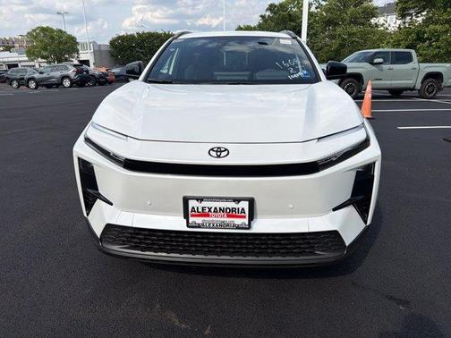 Wind Chill Pearl 2026 Toyota C-HR SE