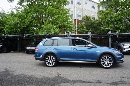 Silk Blue Metallic 2019 Volkswagen Golf Alltrack TSI SE