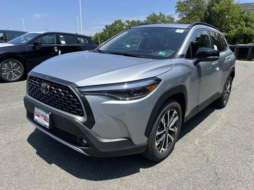 2025 Toyota Corolla Cross XLE