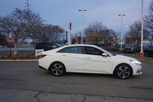 2023 Hyundai ELANTRA HEV Limited