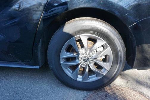 2024 Toyota Sienna LE