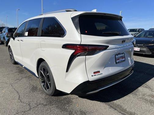 2026 Toyota Sienna 