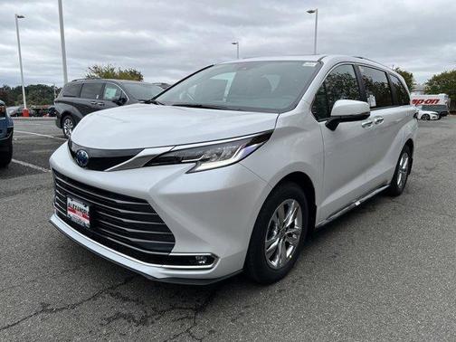 2025 Toyota Sienna Limited