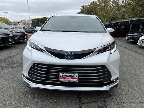 2025 Toyota Sienna Limited