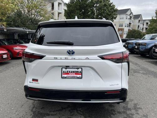 2025 Toyota Sienna Limited