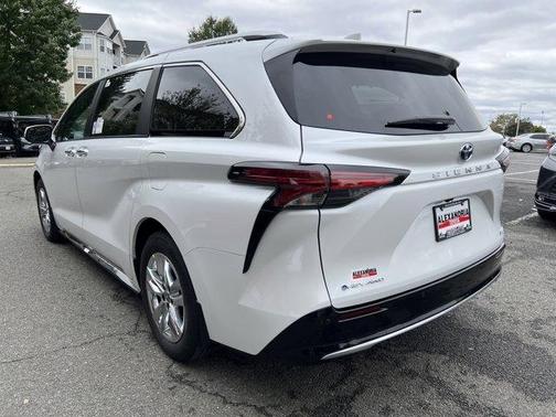 2025 Toyota Sienna Limited