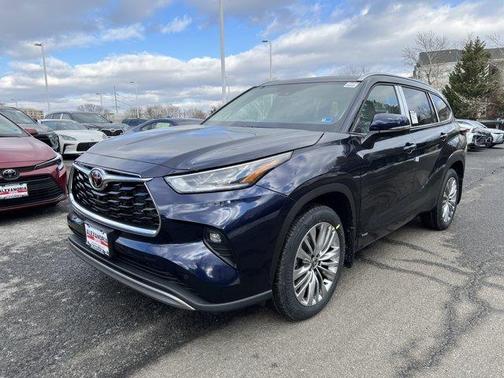 2026 Toyota Highlander Hybrid Platinum