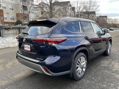 2026 Toyota Highlander Hybrid Platinum