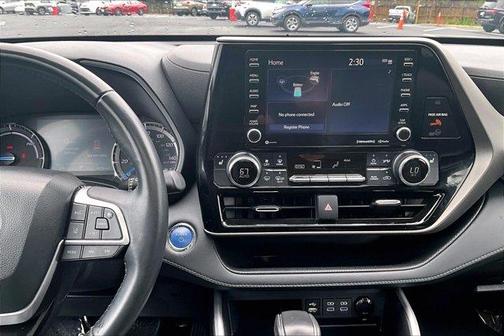 2022 Toyota Highlander Hybrid XLE