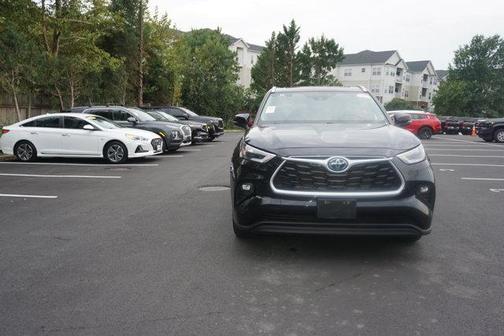 2023 Toyota Highlander Hybrid XLE