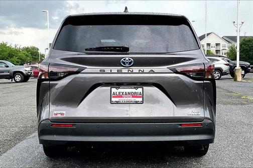 2024 Toyota Sienna XLE