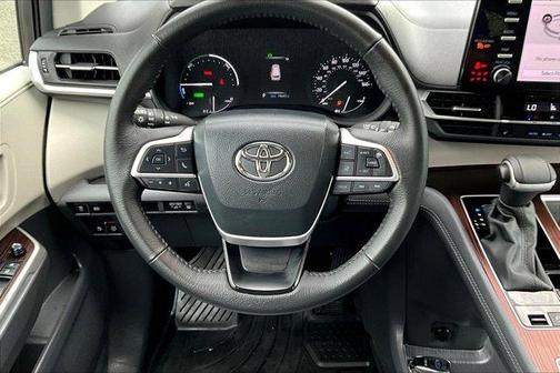 2024 Toyota Sienna XLE