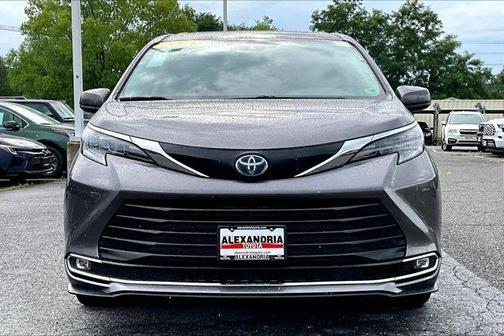 2024 Toyota Sienna XLE