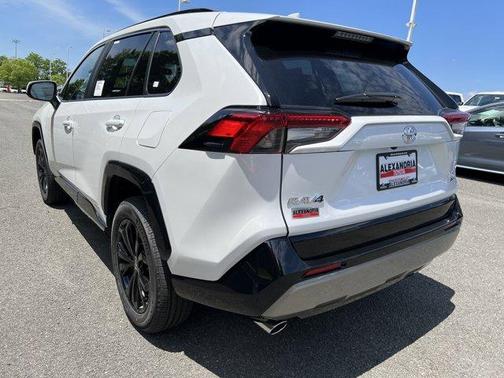 2025 Toyota RAV4 Hybrid SE