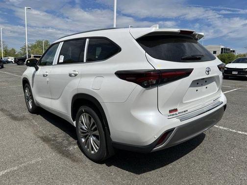 2026 Toyota Highlander Platinum