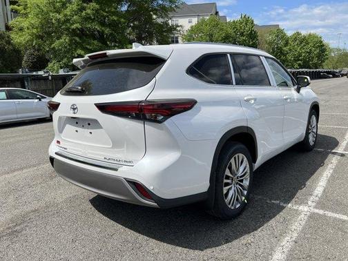2026 Toyota Highlander Platinum