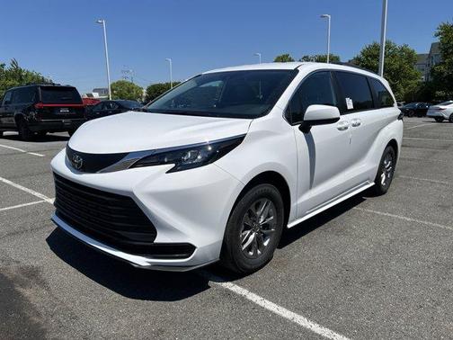 2026 Toyota Sienna LE