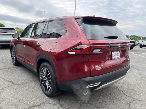 Platinum 2026 Toyota Grand Highlander Hybrid MAX Platinum
