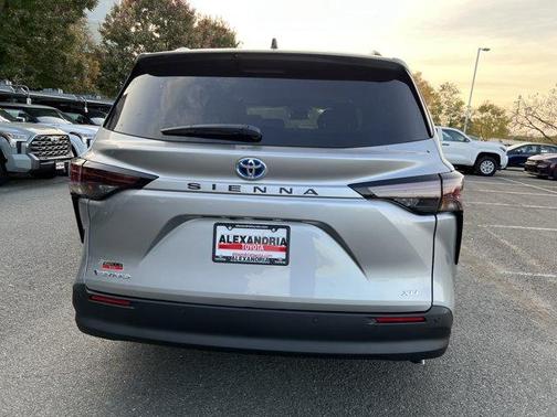 2025 Toyota Sienna XLE