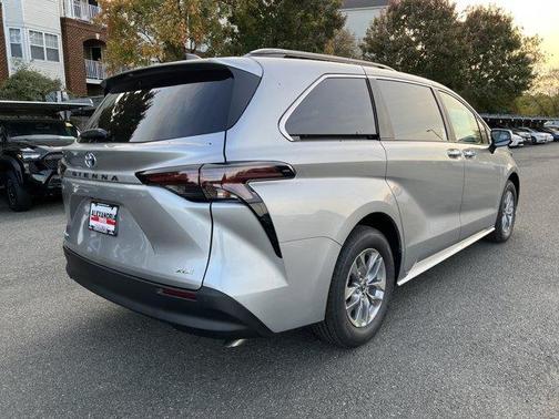 2025 Toyota Sienna XLE