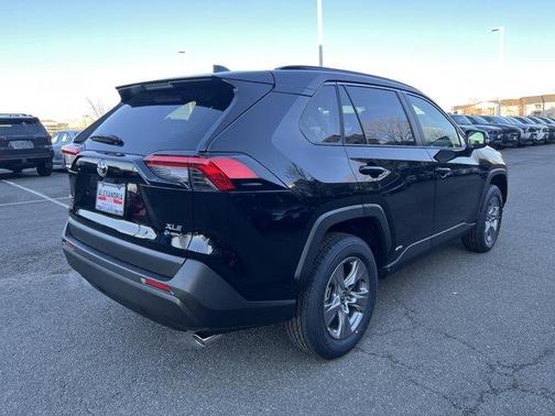 2025 Toyota RAV4 Hybrid XLE