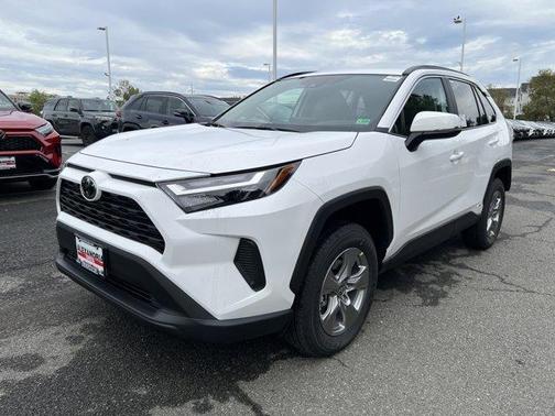 2025 Toyota RAV4 Hybrid XLE
